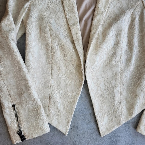 Haute Hippie Cropped Lace Blazer Jacket - Picture 2 of 12